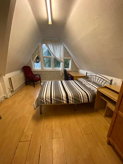 2 Bedroom House To Rent In Henleaze, Bristol, BS9