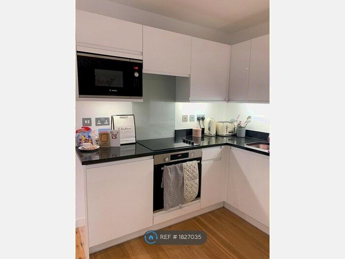 2 Bedroom Flat To Rent In Fabrick, Cheadle Hulme, Cheadle, SK8