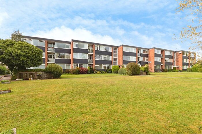2 Bedroom Flat For Sale In Hampton Lane, Solihull, B91