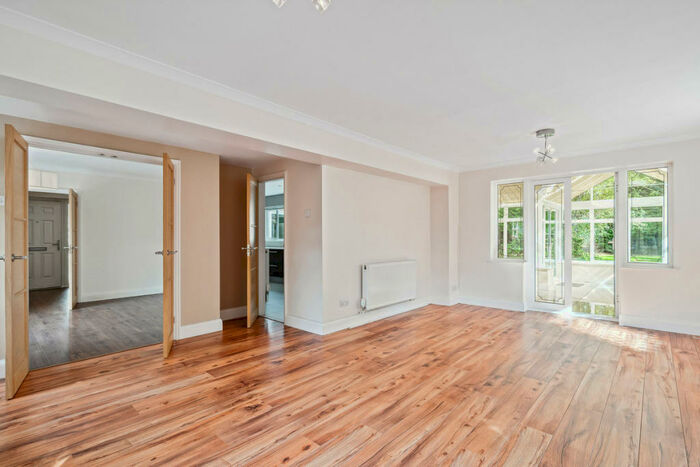 5 Bedroom Detached House To Rent In Rise Road, Ascot, SL5