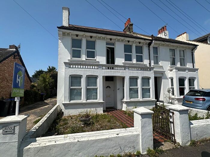 2 Bedroom Flat For Sale In Underdown Road, Southwick, BN42