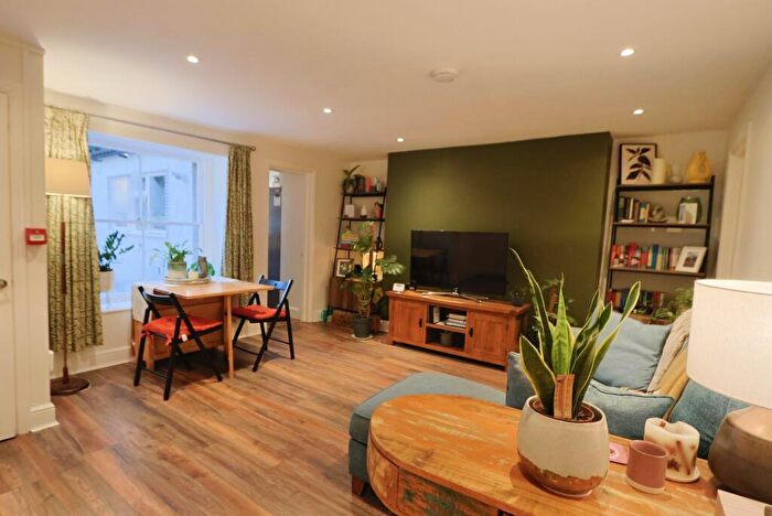 2 Bedroom Apartment To Rent In Garden Flat, Aberdeen Road, Bristol, BS6