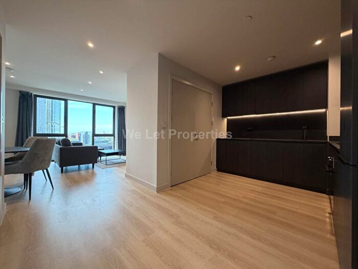 2 Bedroom Apartment To Rent In Waterhouse Gardens, Dutton Street, M3