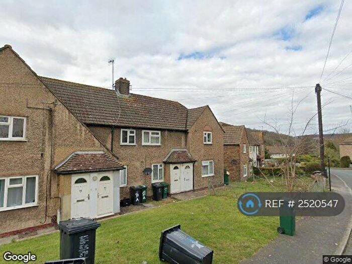 2 Bedroom Flat To Rent In Hillside, Brighton, BN2