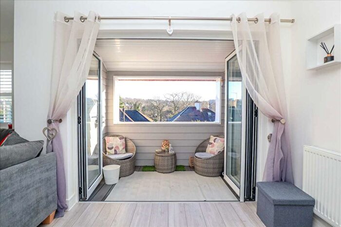 1 Bedroom Flat To Rent In South Drive, Coulsdon, CR5