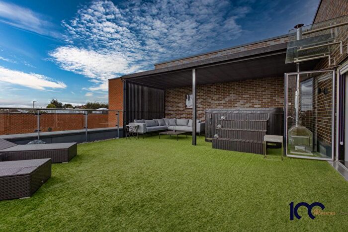 2 Bedroom Flat To Rent In Stoneham Court, Dell View Road, Erith, DA8