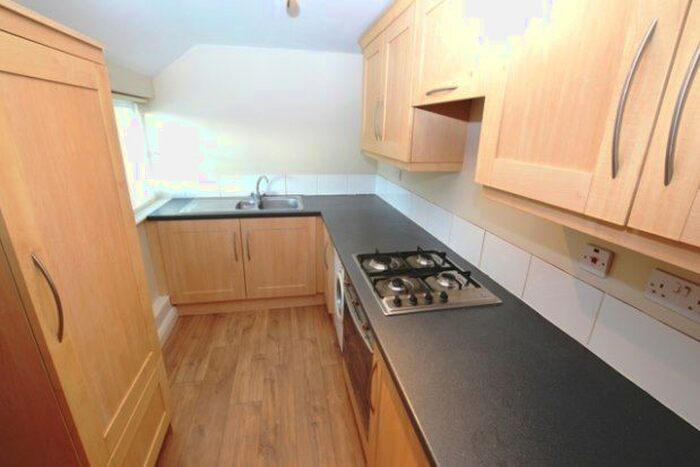 2 Bedroom Flat To Rent In Old Road, Chesterfield S40