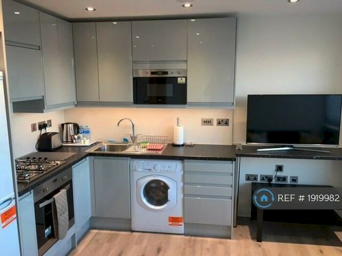 Studio To Rent In Woodfield Court, Stanmore, HA7
