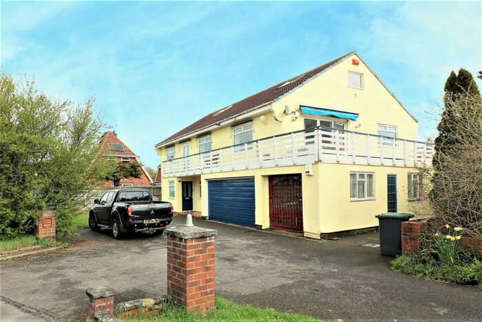 6 Bedroom House To Rent In Havant Road, Hayling Island, PO11