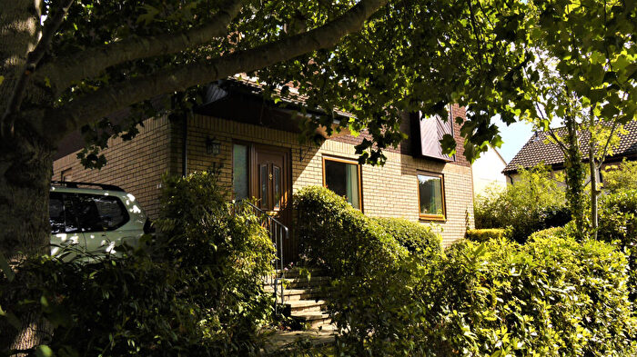 4 Bedroom Detached House To Rent In Bridle Way, Wimborne, Dorset, BH21