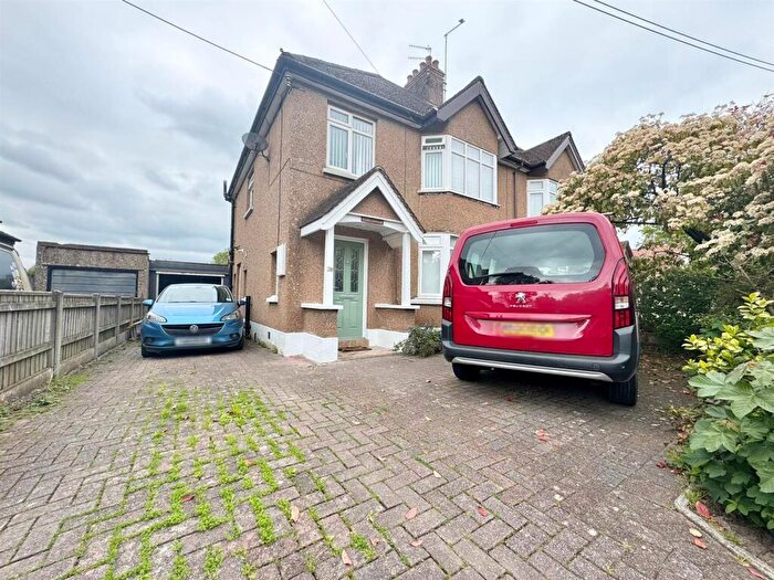 3 Bedroom House For Sale In Cowleymoor Road, Tiverton, EX16