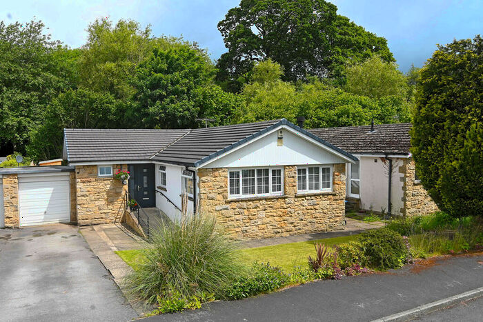 2 Bedroom Link Detached House For Sale In Birstwith Grange, Birstwith, HG3