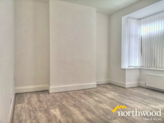 2 Bedroom Flat To Rent In Bavington Drive, Fenham, Newcastle Upon Tyne, NE5