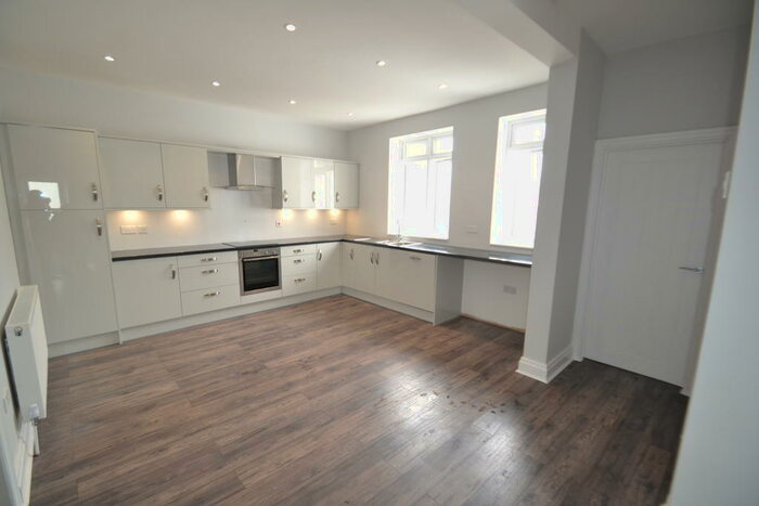 2 Bedroom Flat To Rent In Beulah Road, Cardiff, CF14