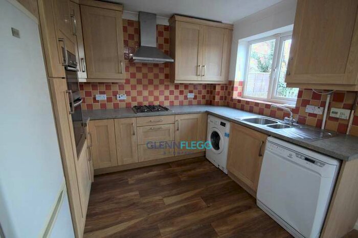 3 Bedroom House To Rent In Cippenham, Slough, SL1