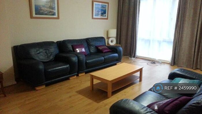 4 Bedroom Terraced House To Rent In Leyburn Gardens, Croydon, CR0