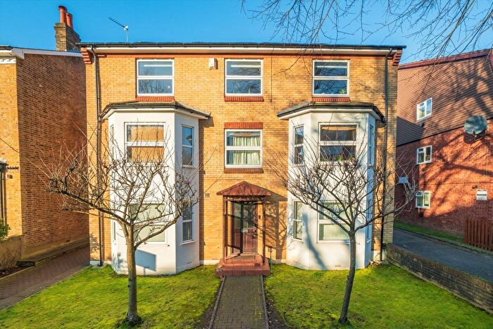 2 Bedroom Flat To Rent In Eaton Rise, London, W5