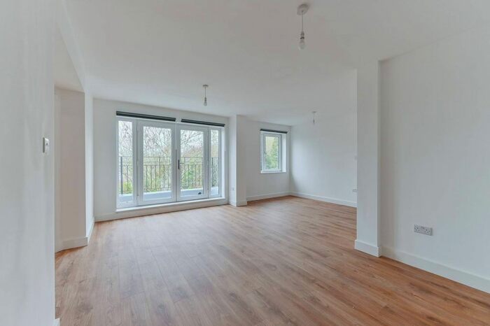 4 Bedroom Flat To Rent In St James Road, Croydon, Purley, CR8