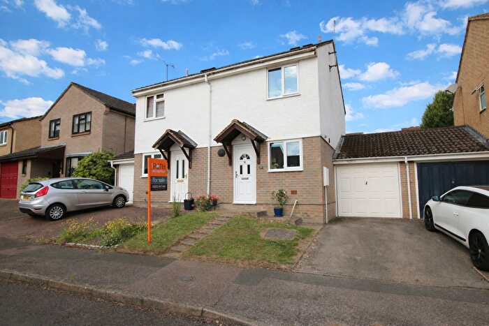 2 Bedroom Semi-Detached House For Sale In Chaffinch Close, Wokingham, RG41