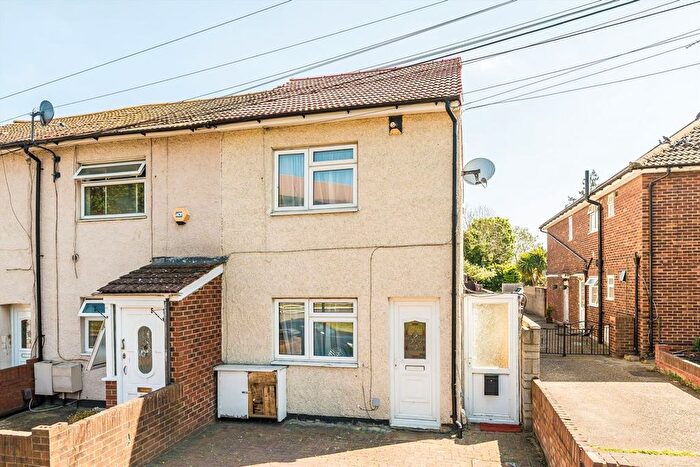 3 Bedroom End Terrace House For Sale In Hanworth Road, Hounslow, TW3