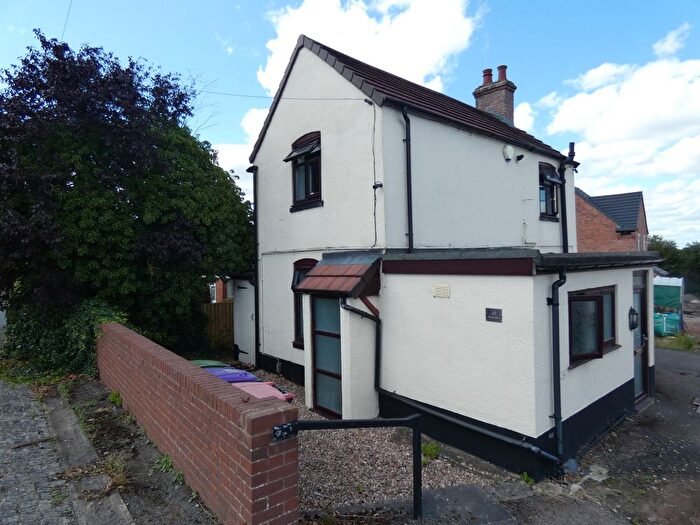 2 Bedroom Detached House To Rent In Beveley Road, Oakengates, Telford, TF2