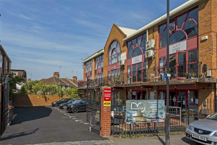 1 Bedroom Flat To Rent In Palace Gates, The Campsbourne, Hornsey, N8