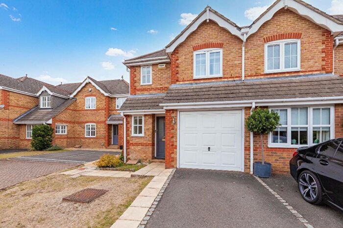 3 Bedroom End Of Terrace House For Sale In Sunningdale Guards Court, SL5