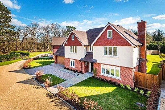 5 Bedroom Detached House For Sale In The Approach, Little Bookham, KT23
