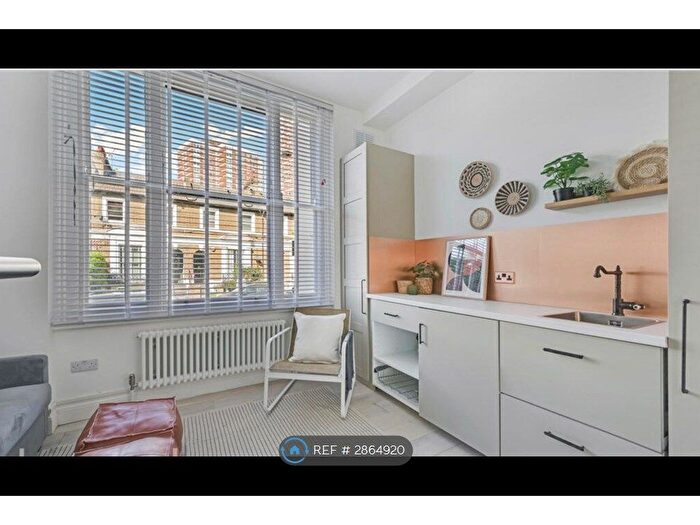 2 Bedroom Flat To Rent In Richmond Way, London, W12
