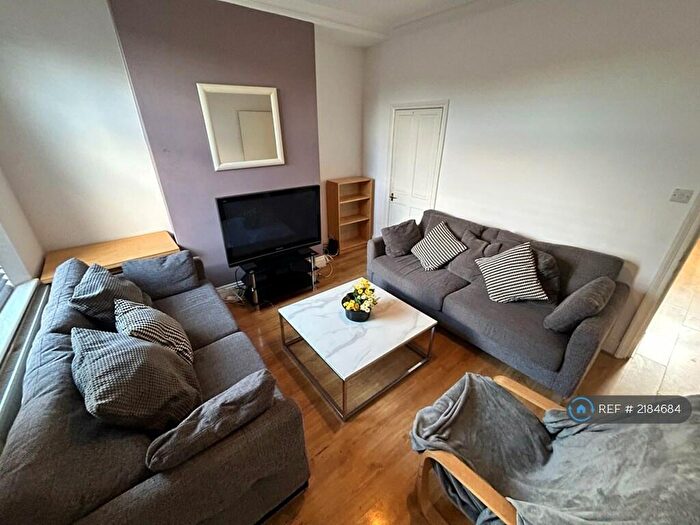 5 Bedroom Terraced House To Rent In Bentley Lane, Leeds, LS6