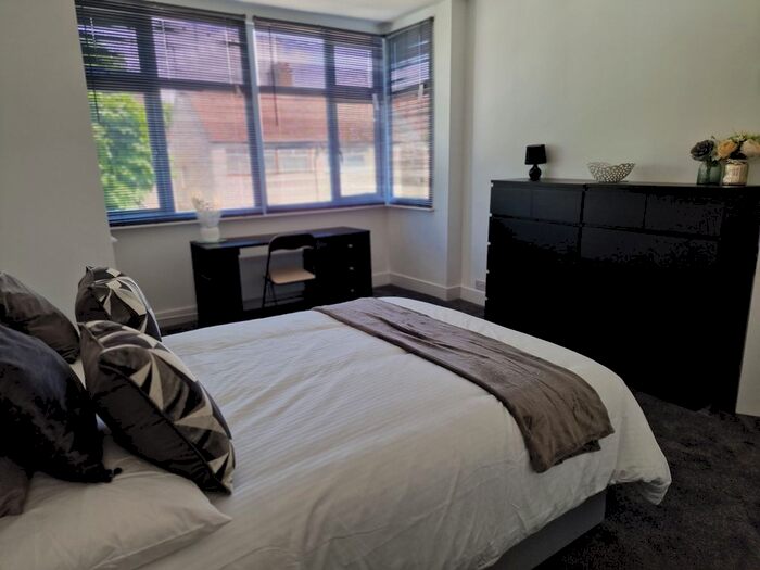 1 Bedroom Terraced House To Rent In Durham Road, Southend-On-Sea, SS2