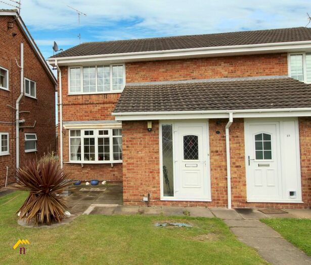 2 Bedroom Flat To Rent In Barnet Green, Dunscroft, Doncaster, DN7