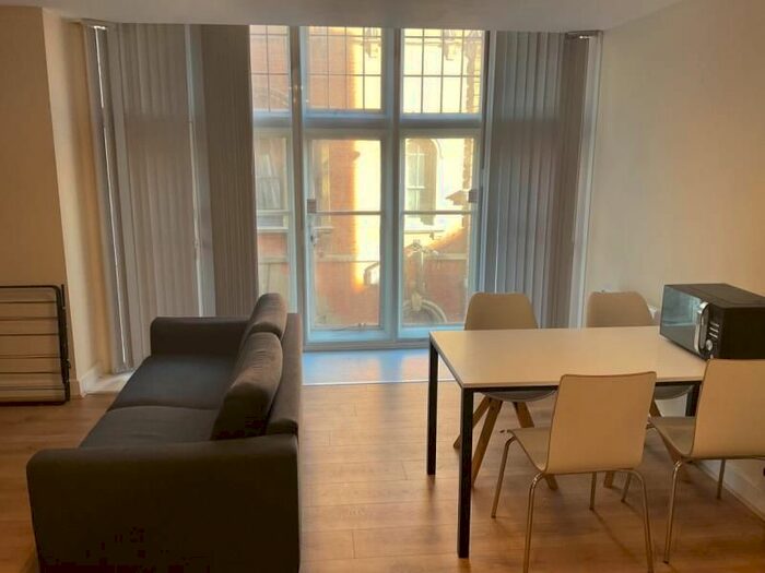 3 Bedroom Flat To Rent In Millstone Place, Millstone Lane, Leicester, LE1