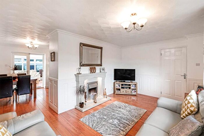3 Bedroom Bungalow For Sale In Croftmoraig Avenue, Moodiesburn, Glasgow, North Lanarkshire, G69