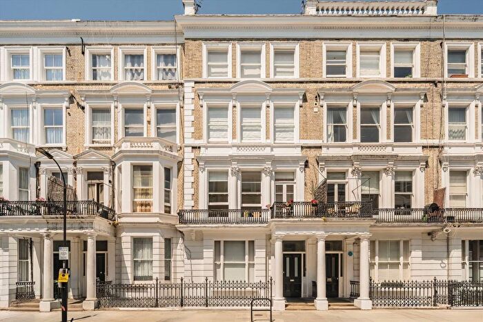 2 Bedroom Flat For Sale In Castletown Road, West Kensington, W14