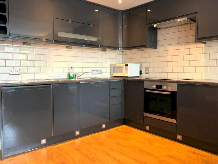 2 Bedroom Flat To Rent In Park Row, Leeds, West Yorkshire, LS1