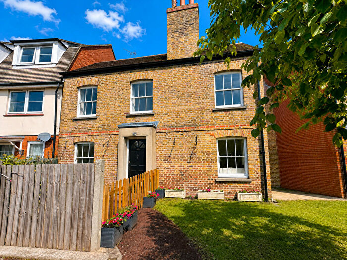 2 Bedroom Cottage For Sale In East Street, Rochford, SS4
