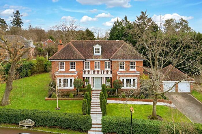 5 Bedroom Detached House For Sale In Oak Wood Place, Gerrards Cross, Buckinghamshire, SL9