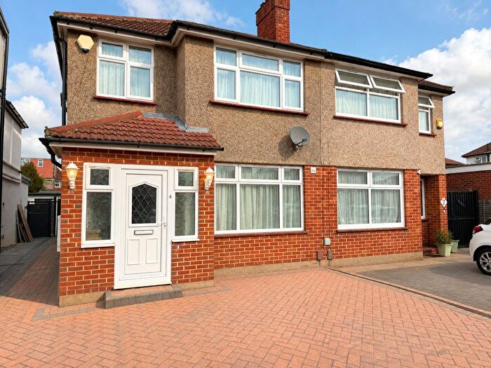 4 Bedroom Semi-Detached House To Rent In Seaton Road, Hayes, UB3