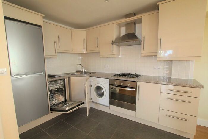2 Bedroom Apartment To Rent In Grantley Gardens, Mannamead, PL3
