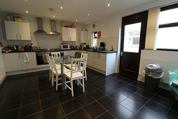 7 Bedroom Terraced House To Rent In Thesigar Street Cardiff, CF24