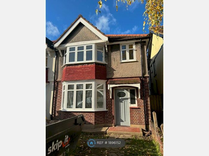 3 Bedroom Semi-Detached House To Rent In Riverside Walk, Isleworth, TW7