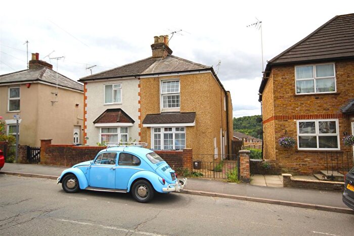 1 Bedroom Flat To Rent In Totteridge Road, High Wycombe, HP13
