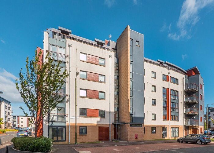 2 Bedroom Flat To Rent In East Pilton Farm Crescent, Edinburgh, EH5