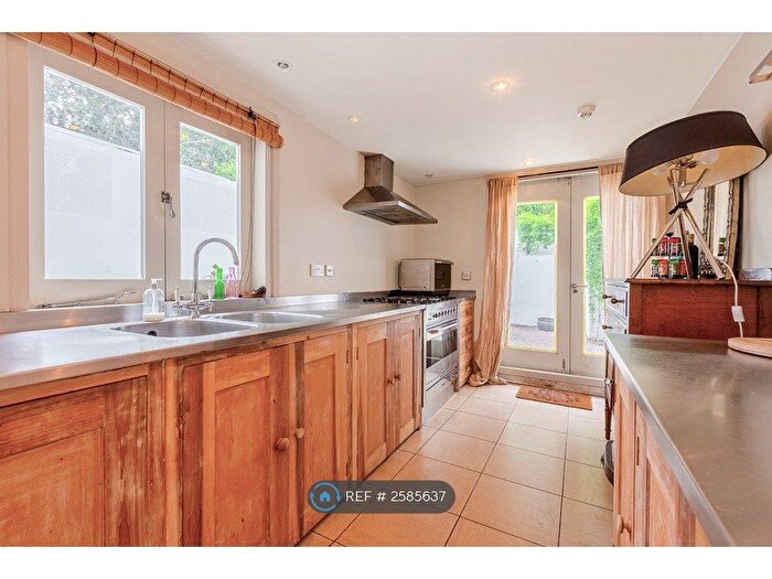 4 Bedroom Terraced House To Rent In Gifford Street, London, N1