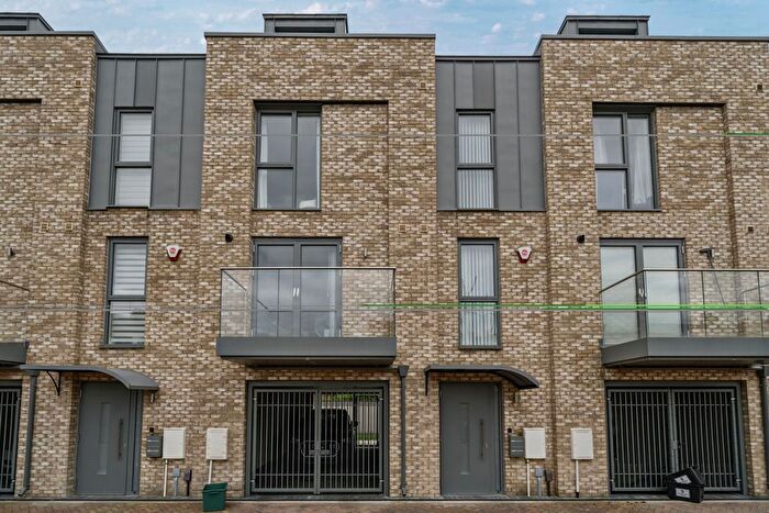 4 Bedroom Town House To Rent In Sevenoaks Road, Farnborough, Orpington, BR6