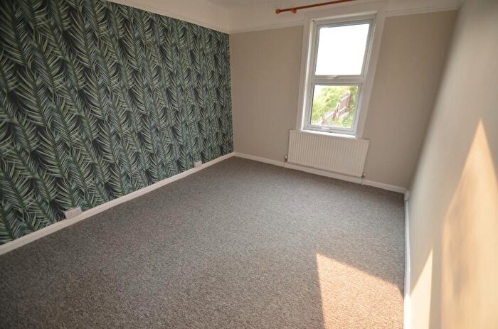 4 Bedroom Terraced House To Rent In Rochester Street, Chatham, Kent, ME4