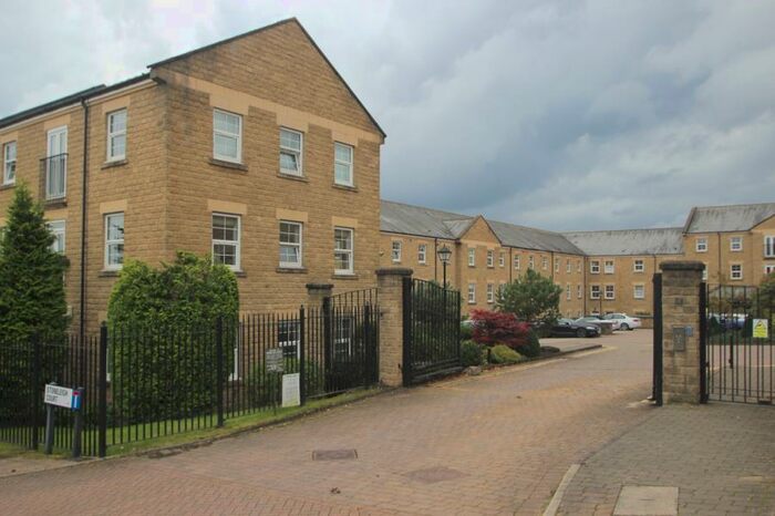 2 Bedroom Apartment To Rent In Stoneleigh Court, Moortown, Leeds, LS17
