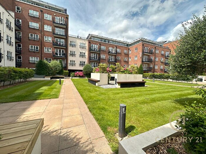 2 Bedroom Apartment To Rent In Seven Kings Way Kingston Upon Thames, KT2