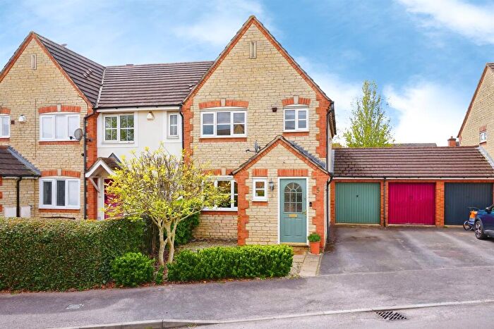 3 Bedroom End Of Terrace House For Sale In Campion Place, Bicester, OX26